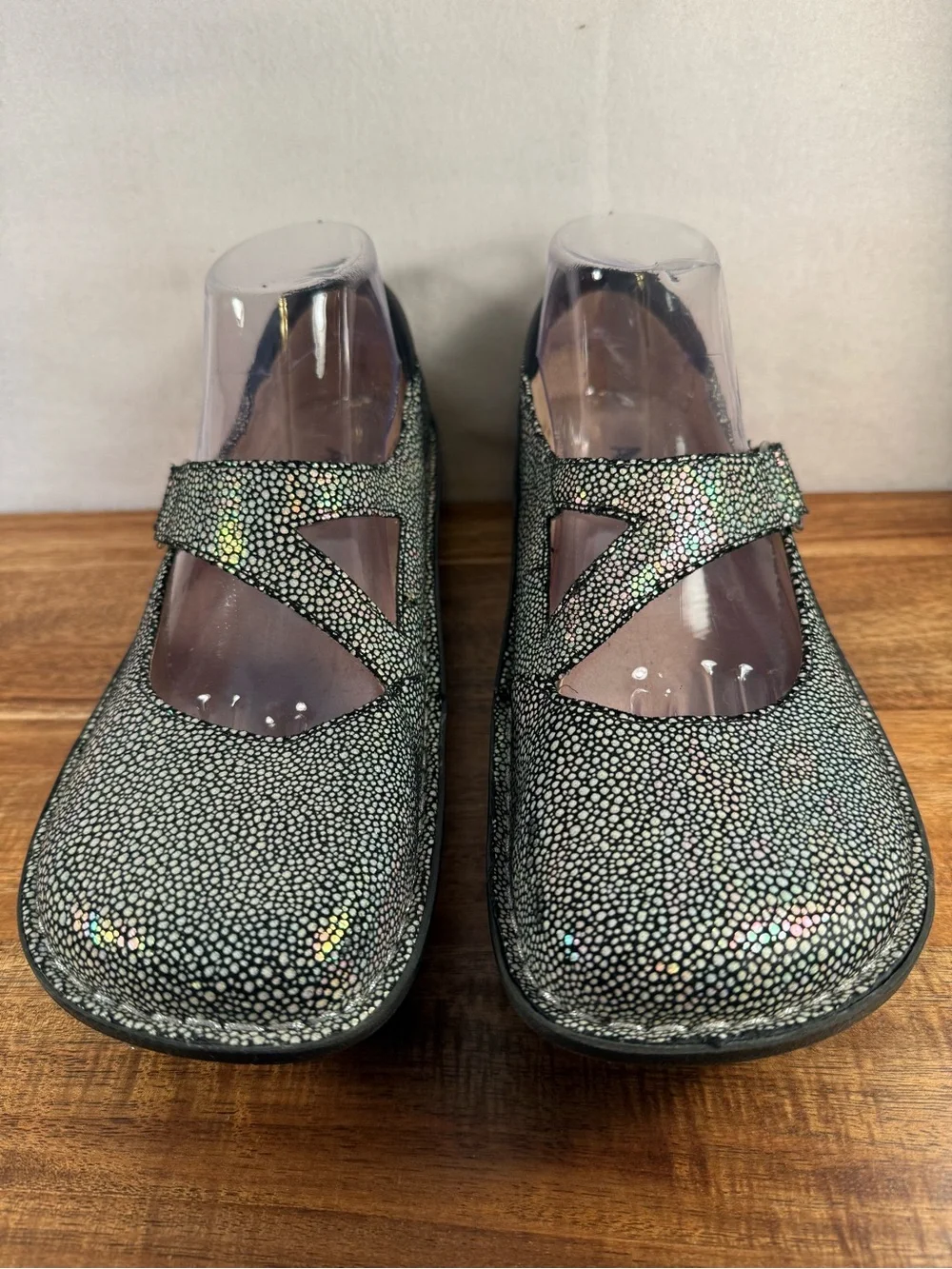 Alegria Dayna Professional Mary Jane Comfort Shoe Iridescent Metallic 9.5 NWOT